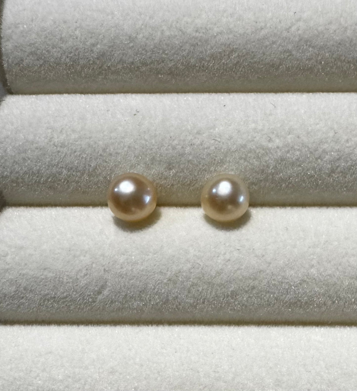 Button Pearl Stud Earrings – 6mm Freshwater Pearl