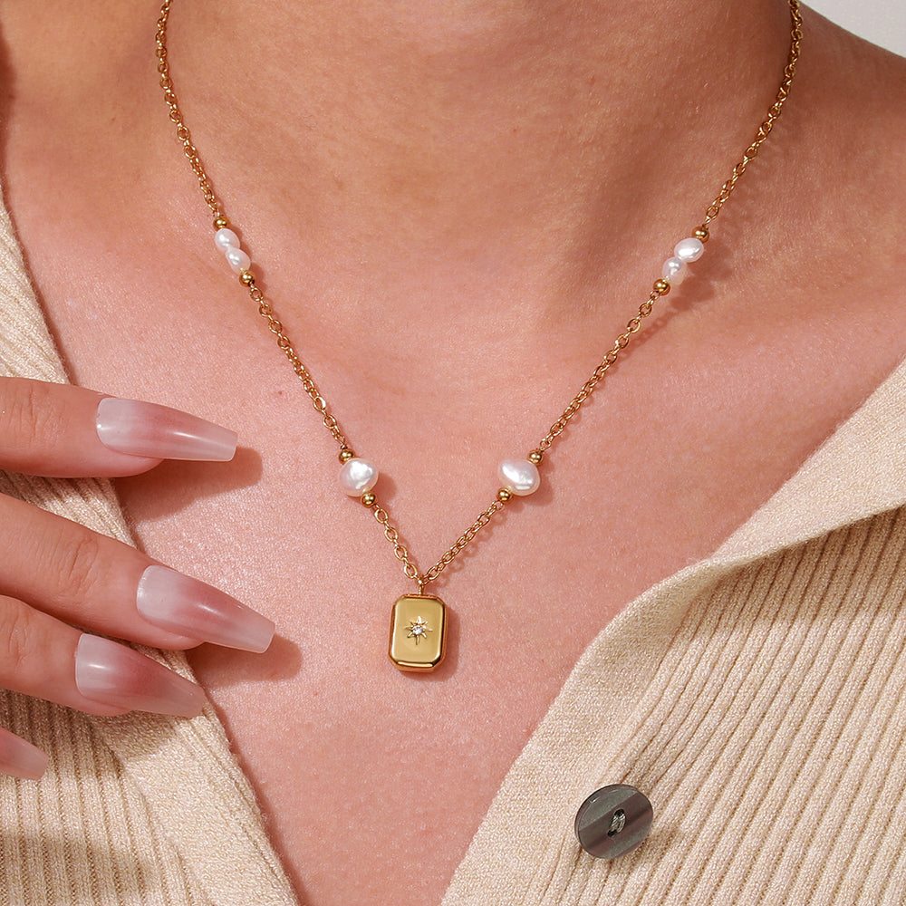 Modern Pearl Necklace
