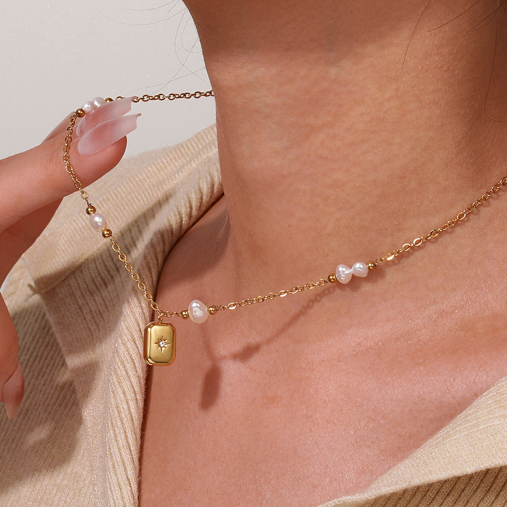Modern Pearl Necklace