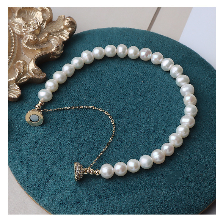 Beaded Pearl Bracelet with magnetic Zircon closer