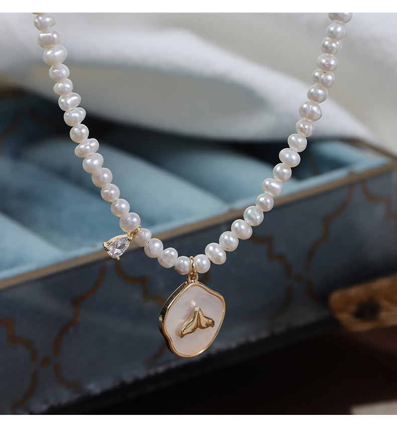 Shell Fishtail Pendant Xiaomi Pearl Choker Necklace – Gold-Plated Copper