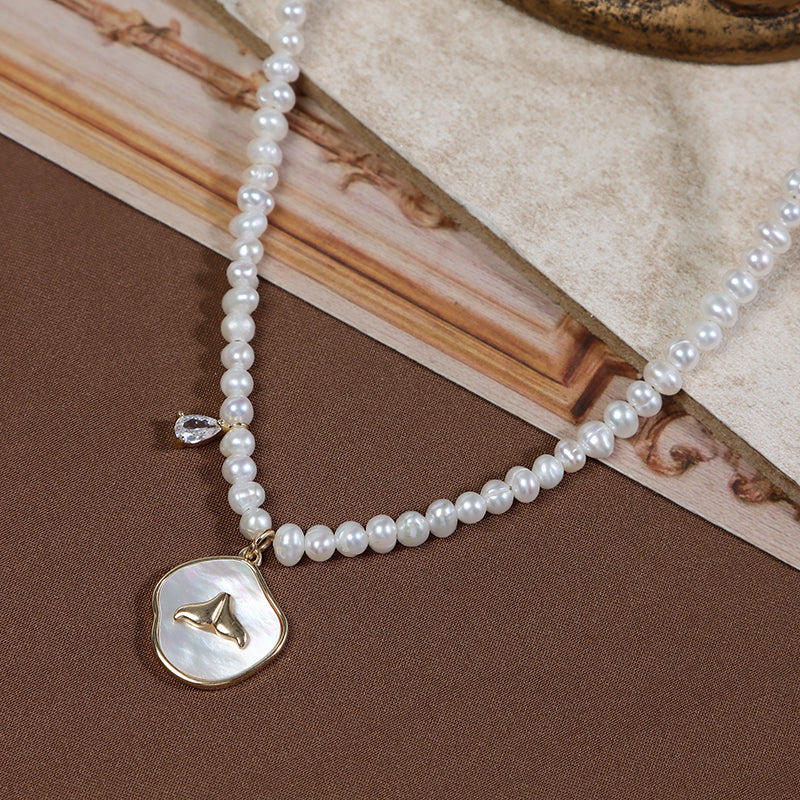 Shell Fishtail Pendant Xiaomi Pearl Choker Necklace – Gold-Plated Copper