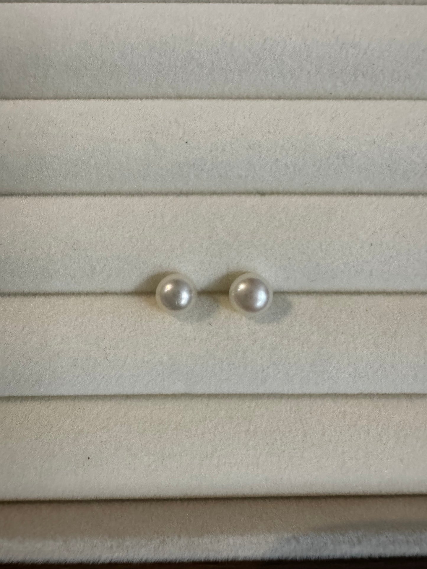 Button Pearl Stud Earrings – 6.5mm Cool White Freshwater Pearl