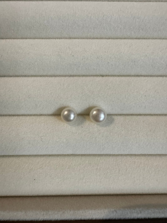 Button Pearl Stud Earrings – 6.5mm Cool White Freshwater Pearl