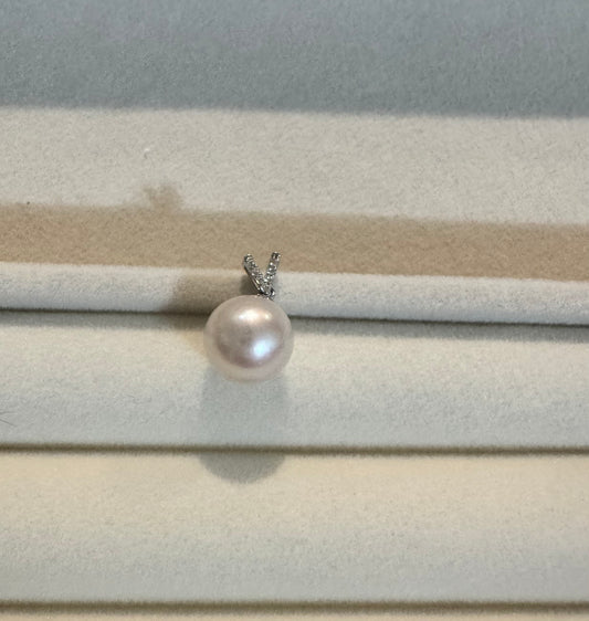 White Freshwater Pearl Pendant – V-Shape 925 Silver & Zircon