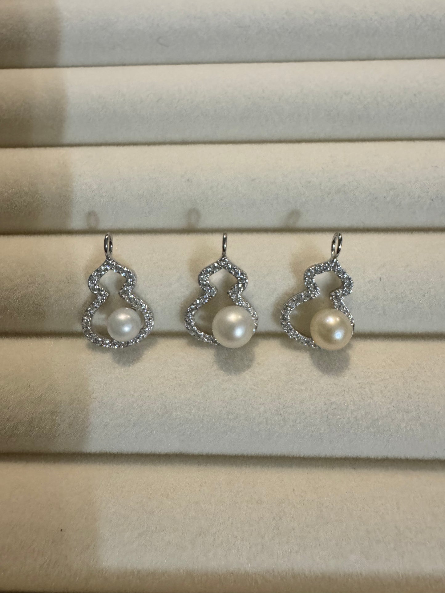 White Seedless Pearl Gourd Pendant – 925 Silver & Zircon
