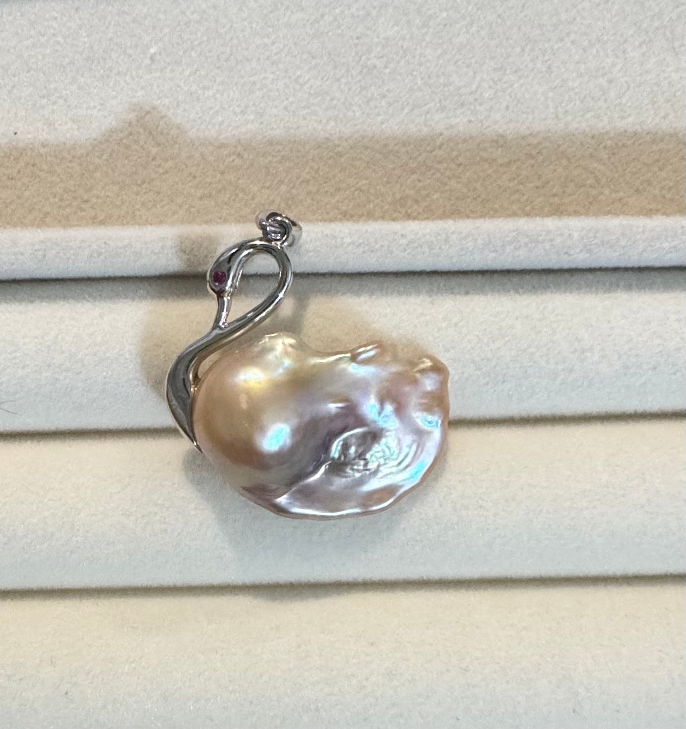 Pink Baroque Swan Pendant – Freshwater Pearl