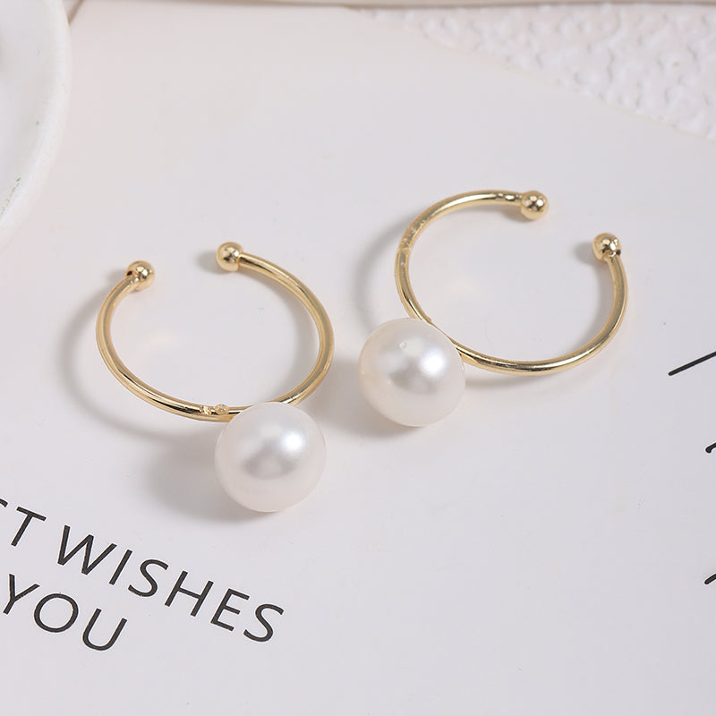 Classic Solitaire Pearl Ring